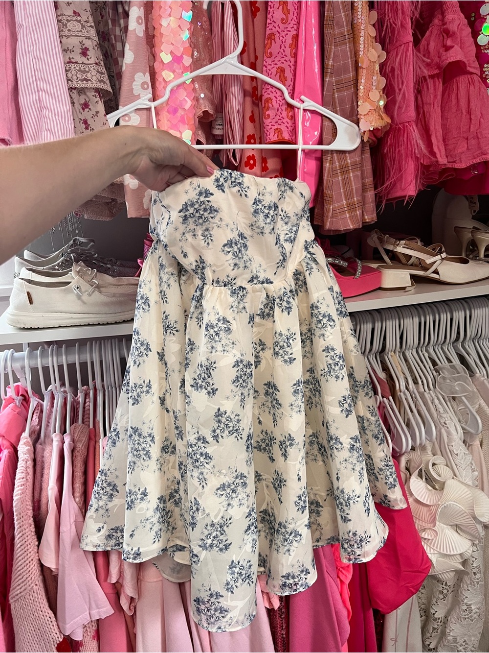 NWT- white and blue floral dress 🩵